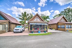 House (1 Bedroom) | Interior - Okeechobee Cabin in Waterfront Community w/ Dock! (Okeechobee)