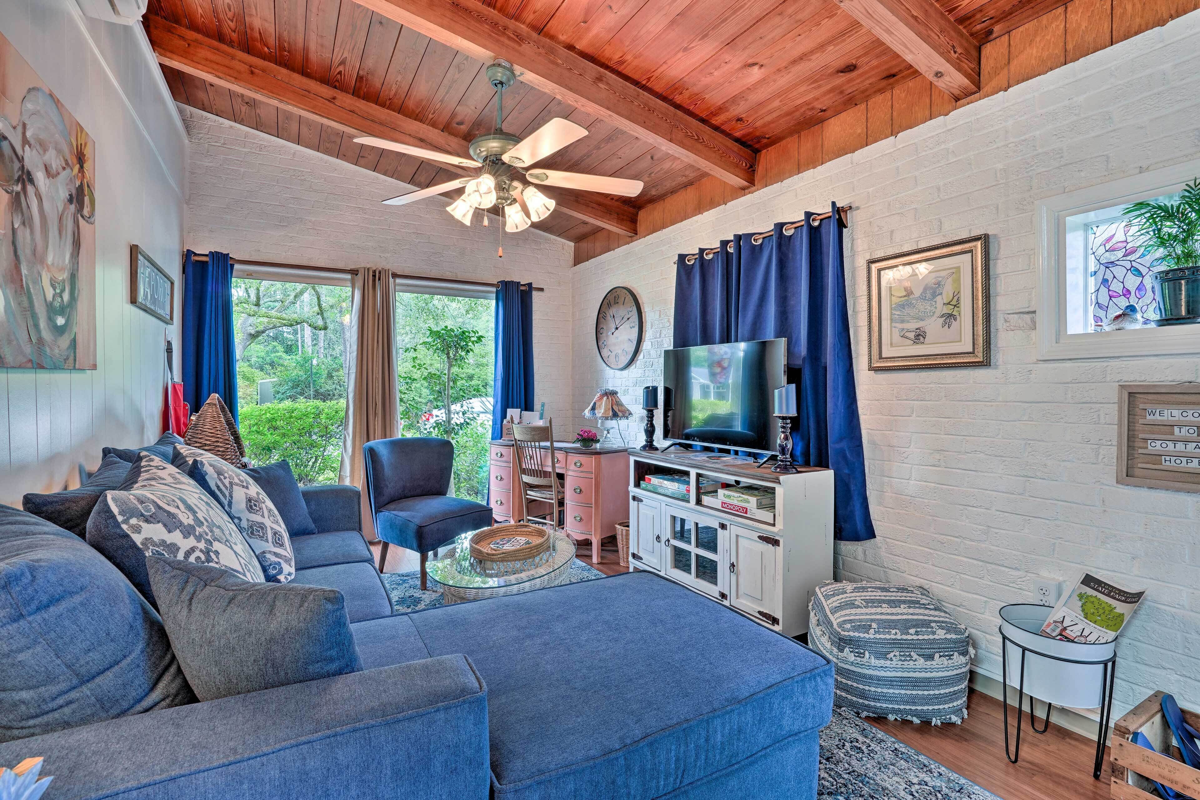 Cozy Cottage < Half-mi to Golfing!