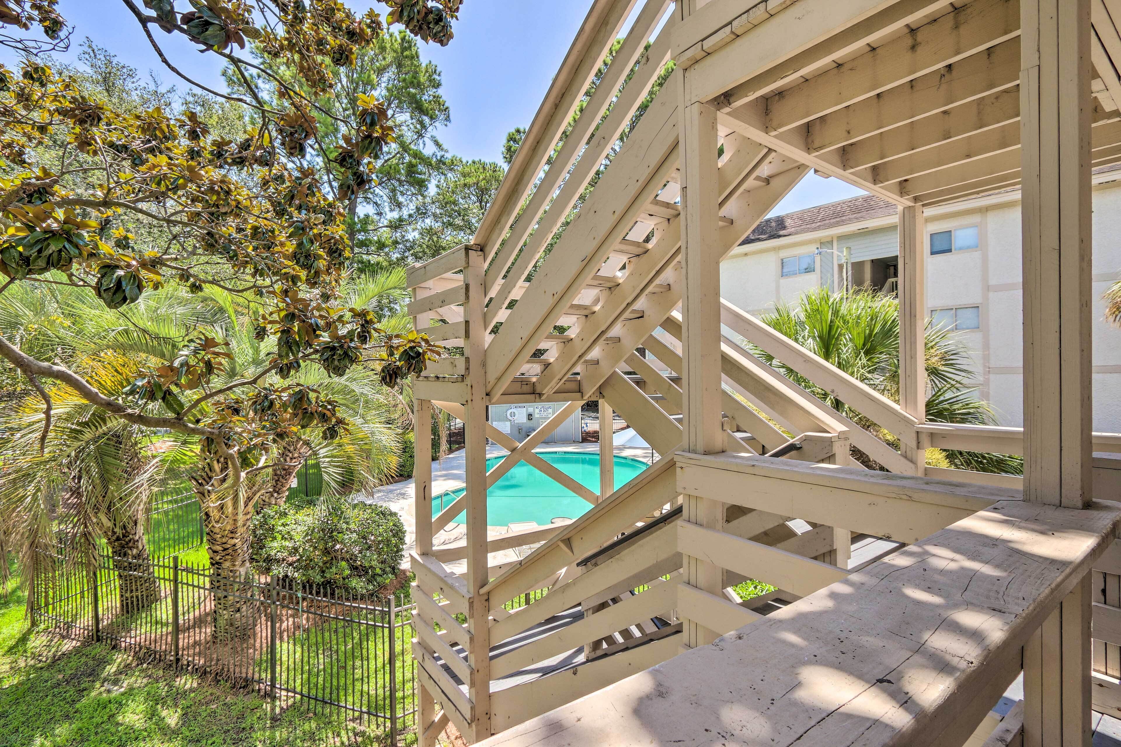 Convenient Hilton Head Island Condo w/ Pool!
