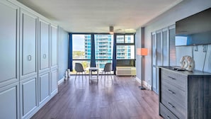 Interior - Cozy Daytona Beach Studio w/ Beach Views! (Daytona Beach Shores)