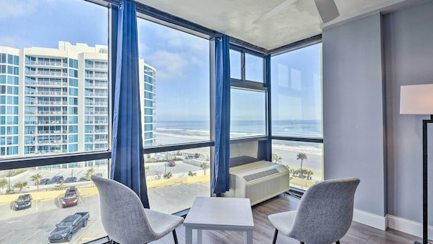 Interior - Cozy Daytona Beach Studio w/ Beach Views! (Daytona Beach Shores)
