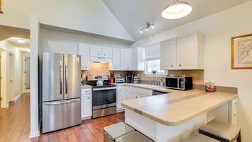 House (4 Bedrooms) | Interior