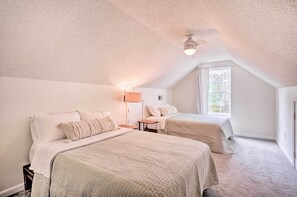 House (4 Bedrooms) | Interior - Cozy Home w/ Yard ~ 9 Mi to Dtwn Charleston! (North Charleston)