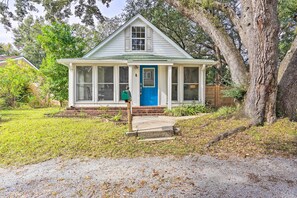 House (4 Bedrooms) | Interior - Cozy Home w/ Yard ~ 9 Mi to Dtwn Charleston! (North Charleston)