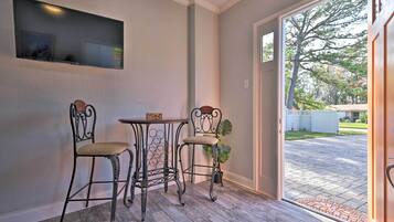 Apartment (0 Bedroom) | Interior