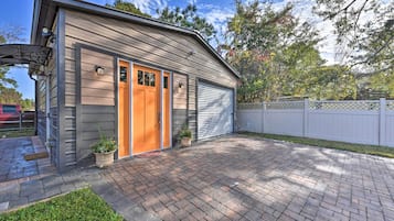 Apartment (0 Bedroom) | Interior