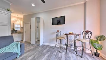 Apartment (0 Bedroom) | Interior