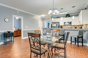 Interior - 3 Mi to Broadway at the Beach: Condo w/ Pool! (Myrtle Beach)