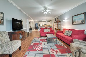 Apartment (3 Bedrooms) | Interior - 3 Mi to Broadway at the Beach: Condo w/ Pool! (Myrtle Beach)