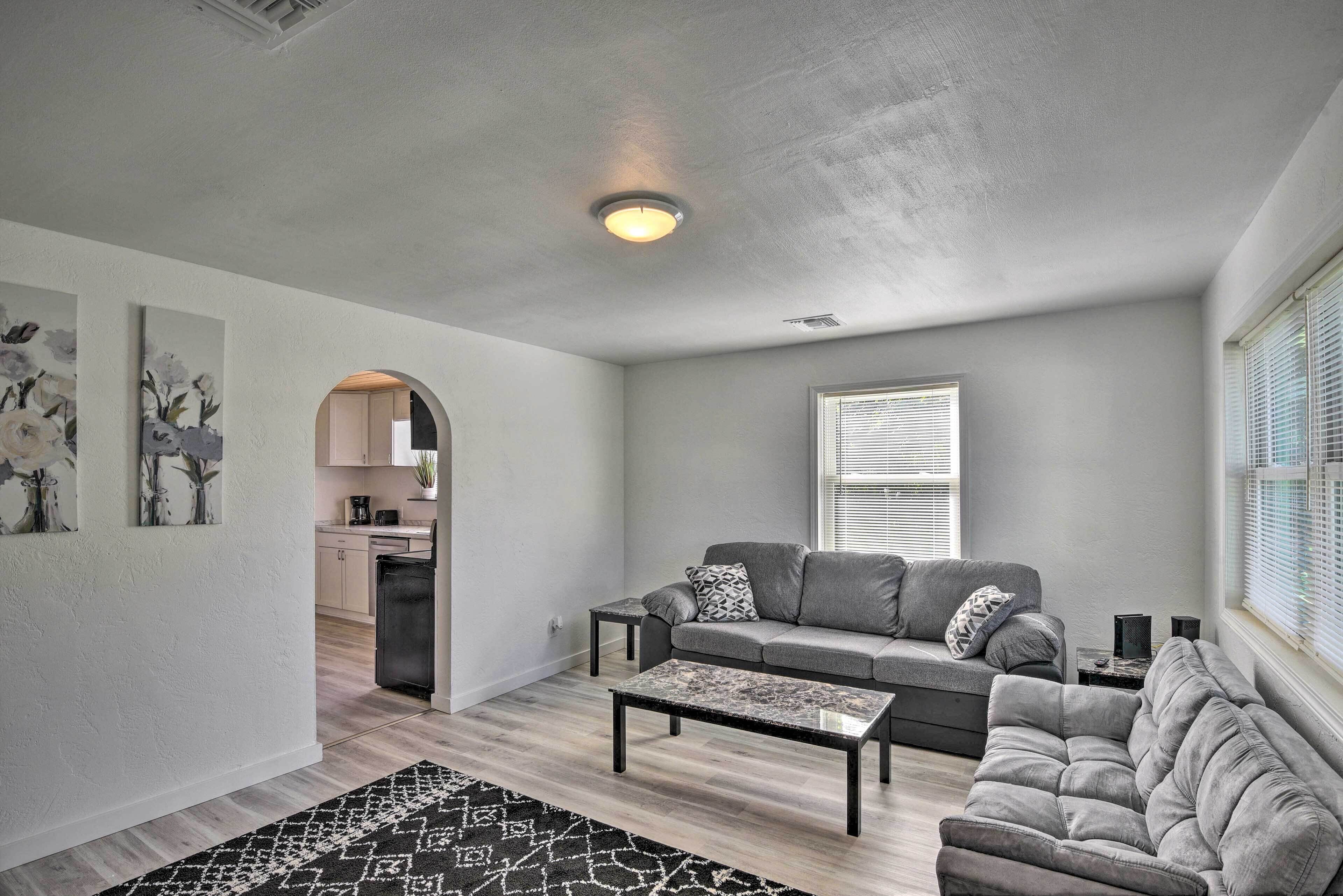 Daytona Beach Escape w/ Studio < 3 Mi to Beach!