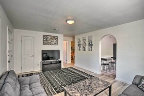 Interior - Daytona Beach Escape w/ Studio < 3 Mi to Beach! (Holly Hill)