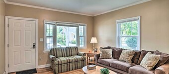 Cozy Greenville Bungalow ~ 2 Mi to Downtown!