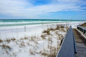 Apartment (2 Bedrooms) | Front of property - Emerald Hideaway Renovated Condo in Navarre Beach (Navarre)