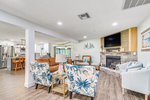 House (3 Bedrooms) | Interior - Canal-front Outdoor Oasis: Home in Crystal Water (Crystal River)