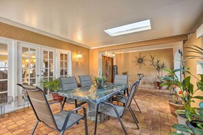 Interior - Cozy Home in Heart of Tampa w/ Lanai & Pool! (Tampa)