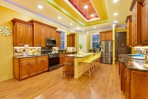 House (3 Bedrooms) | Interior