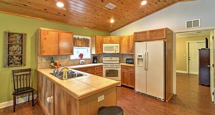 Crystal River Cottage on 1 Acre w/ Deck & Porch!