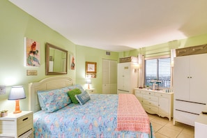 Apartment (1 Bedroom) | Interior - Daytona Beach Shores Condo w/ Ocean Views! (Daytona Beach Shores)