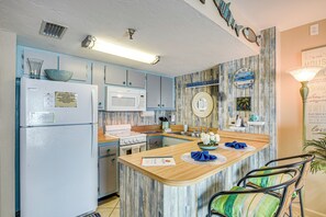 Apartment (1 Bedroom) | Interior - Daytona Beach Shores Condo w/ Ocean Views! (Daytona Beach Shores)