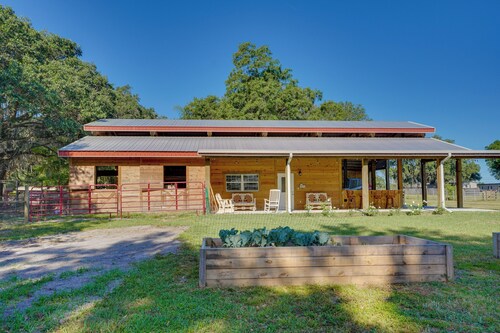 Farm Stay: Modern Barndominium in Lakeland!