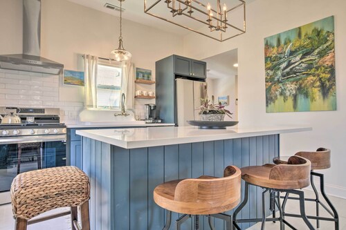 Cozy Home in Historic Area ~ 2 Mi to Main St!