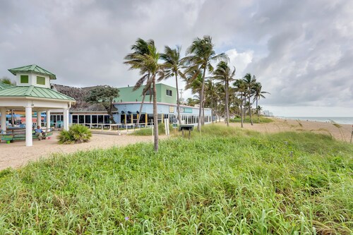 Ft Lauderdale Area Condo - Walk to Beach & Shops!