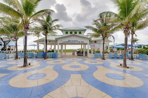 Ft Lauderdale Area Condo - Walk to Beach & Shops!