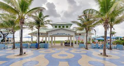 Ft Lauderdale Area Condo - Walk to Beach & Shops!