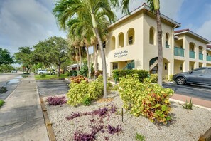 Apartment (2 Bedrooms) | Interior - Ft Lauderdale Area Condo - Walk to Beach & Shops! (Lauderdale-by-the-Sea)