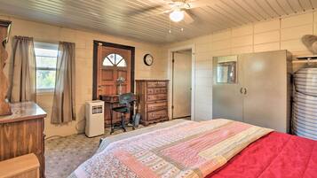 2 bedrooms, iron/ironing board, bed sheets