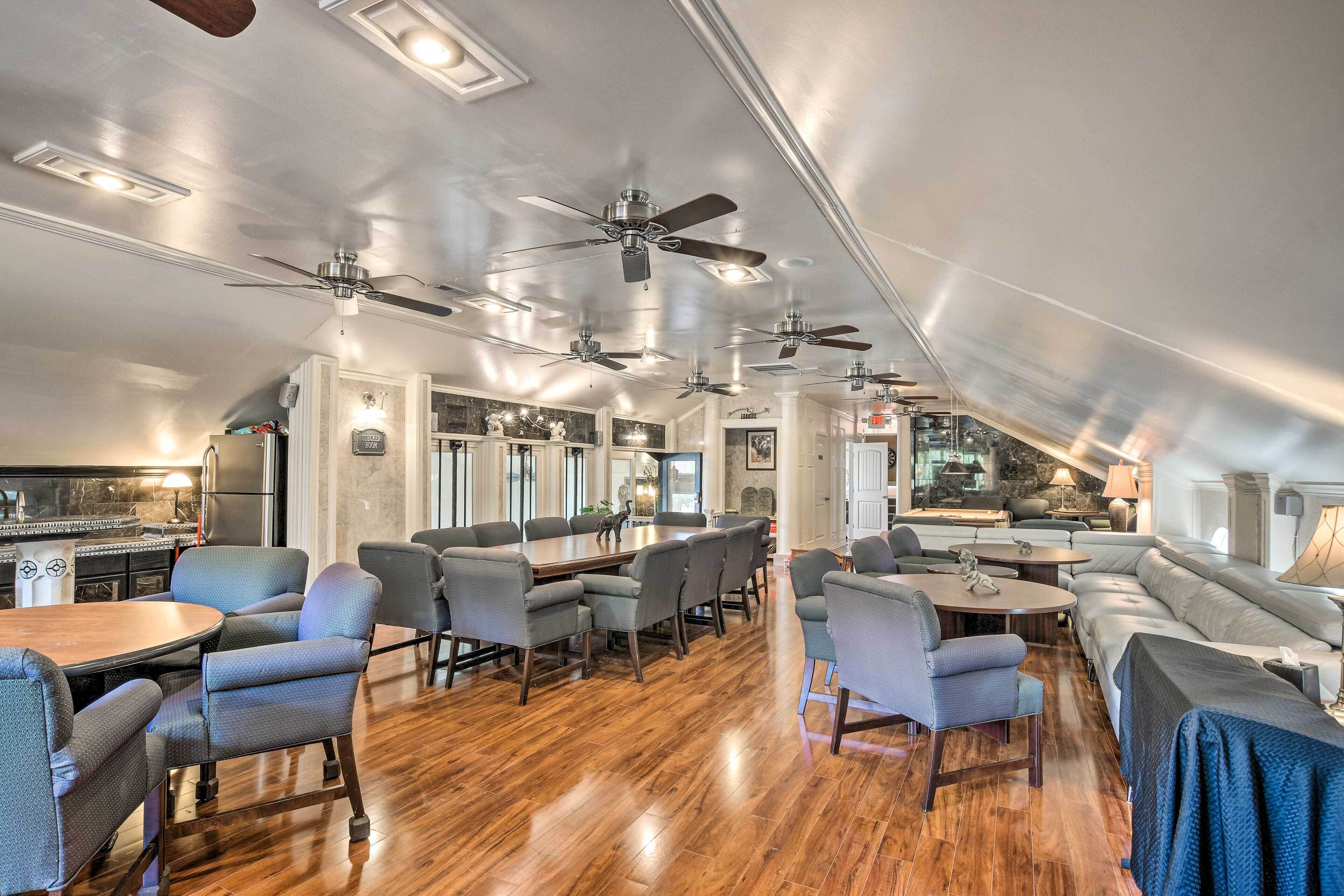 Efficiency Apt: Shared Conference Room, Patio