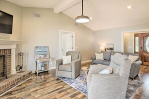 House (2 Bedrooms) | Interior