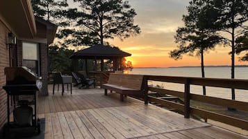 House (2 Bedrooms) | Front of property