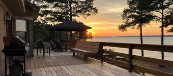 Gilbert Lakefront Retreat w/ Private Dock!