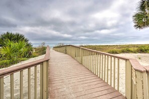 Property grounds - Hilton Head Escape w/ Private Beach Access! (Hilton Head Island)