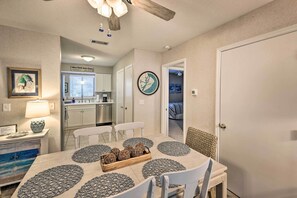 Interior - Half-mi to Beach: Hilton Head Condo w/ Lagoon View (Hilton Head Island)