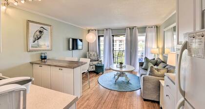 Beach & Pool Access: Hilton Head Condo w/ Balcony