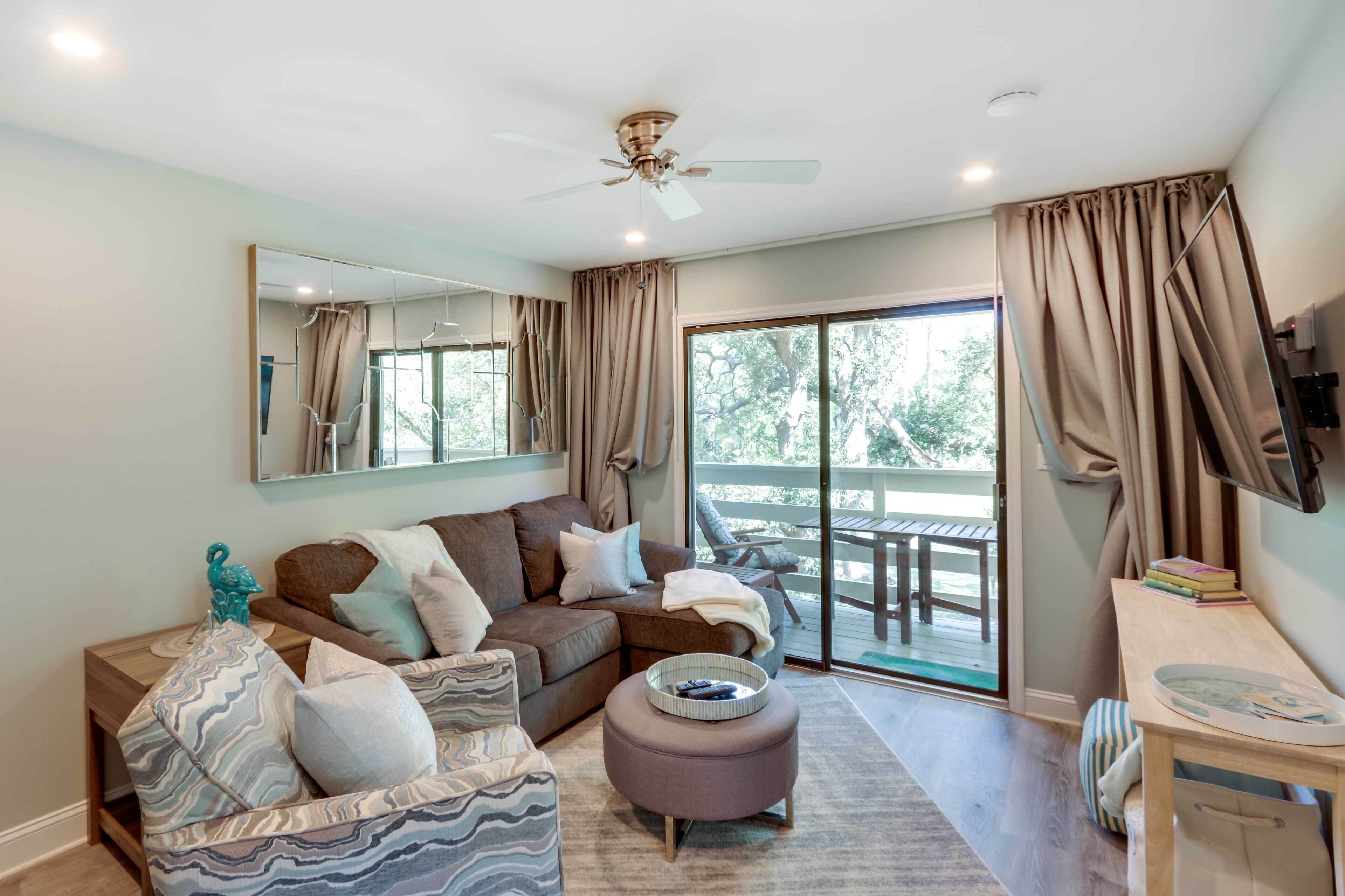 Hilton Head Condo w/ Pool Access: < ½ Mi to Beach