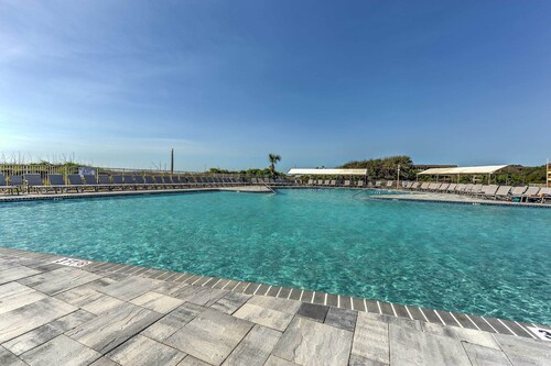 Community Pool & Bikes: Hilton Head Family Condo