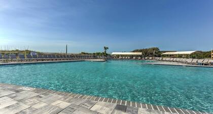 Community Pool & Bikes: Hilton Head Family Condo