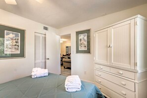 Apartment (2 Bedrooms) | Interior - Hilton Head Condo: Pool, Hot Tub & Tennis Access! (Hilton Head Island)