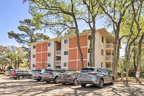Apartment (2 Bedrooms) | Interior - Hilton Head Condo: Pool, Hot Tub & Tennis Access! (Hilton Head Island)