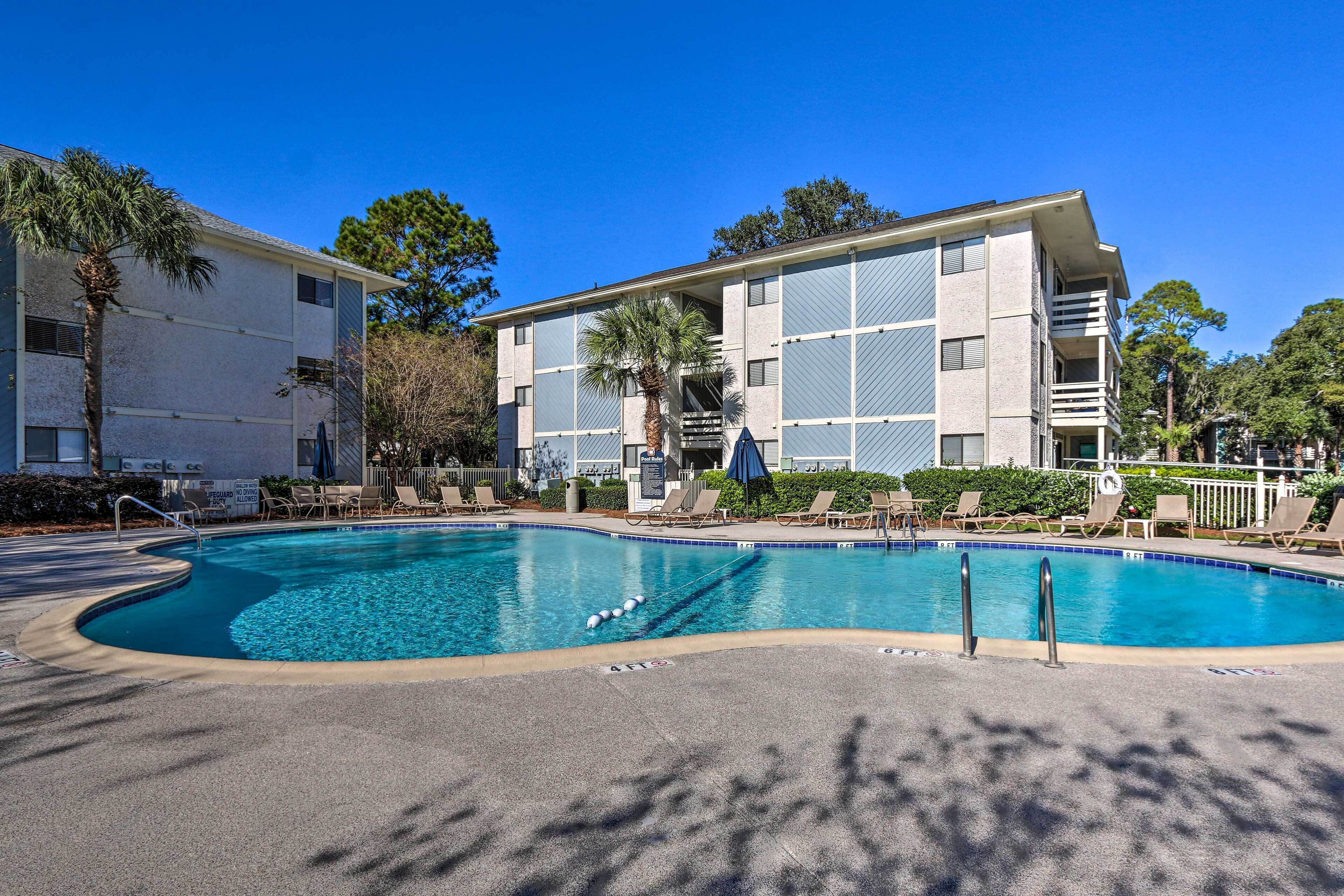 Hilton Head Condo Community Pool & Hot Tub!