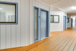 Interior - Steps to Beach: Family-friendly HHI Condo w/ Pool (Hilton Head Island)