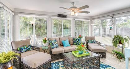 Fort Myers Bungalow - 12 Miles to the Beach!