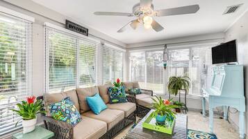 House (2 Bedrooms) | Front of property