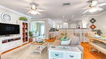 House (2 Bedrooms) | Interior