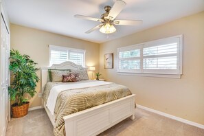 House (2 Bedrooms) | Interior - Fort Myers Bungalow - 12 Miles to the Beach! (Fort Myers)