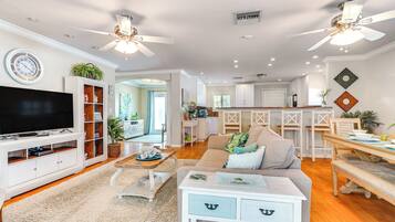 House (2 Bedrooms) | Interior