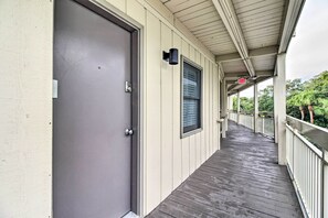 Apartment (1 Bedroom) | Interior - Hilton Head Island Gem w/ Ocean & Pool Views! (Hilton Head Island)